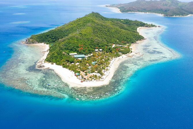 25 minutes Mamanuca Island Tour - Likuliku Lagoon Resort and the overwater bure view