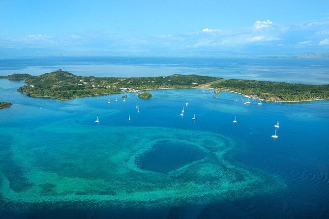 25 minutes Mamanuca Island Tour - Cloud 9 and Fiji’s floating platform