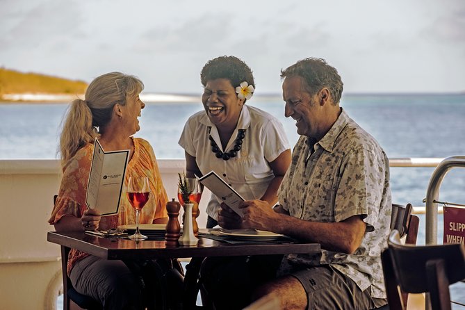 Blue Lagoon Cruises - Explorer Cruise - 3 Nights - Day 2: Yasawa beaches and the reef shark site