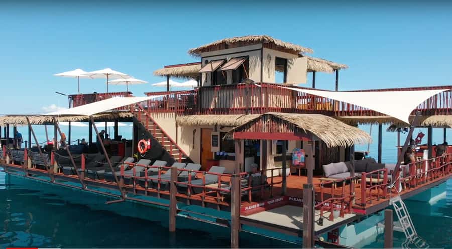 Denarau: Seventh Heaven Floating Bar Day Trip - Music, service, and the mood onboard