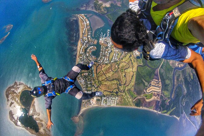 Extreme 12000ft Tandem Jump (45 seconds free fall) - Key points at a glance