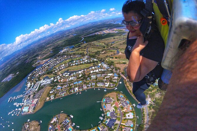 Extreme 12000ft Tandem Jump (45 seconds free fall) - Why the early morning booking is the sensible choice
