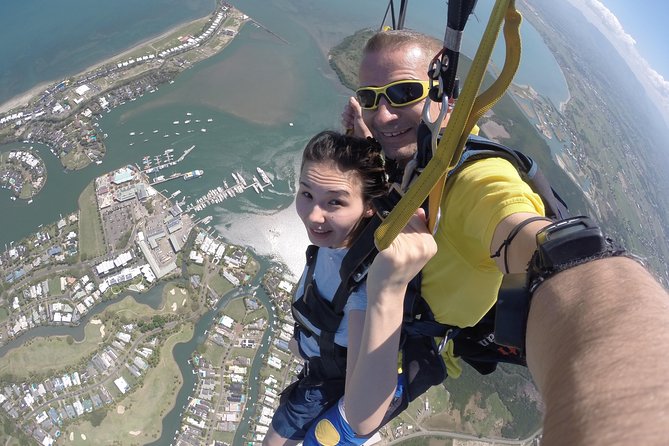 Extreme 12000ft Tandem Jump (45 seconds free fall) - Who will get the most from this experience