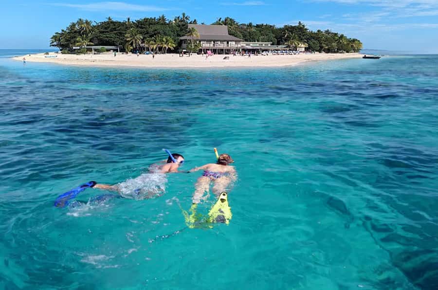 Fiji: Beachcomber Island Day Cruise with Snorkelling - Snorkeling and fish feeding in the marine sanctuary