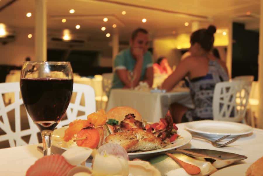 Fiji: Captain Cook Cruises Sunset Dinner Cruise - Sunset views depend on the clouds