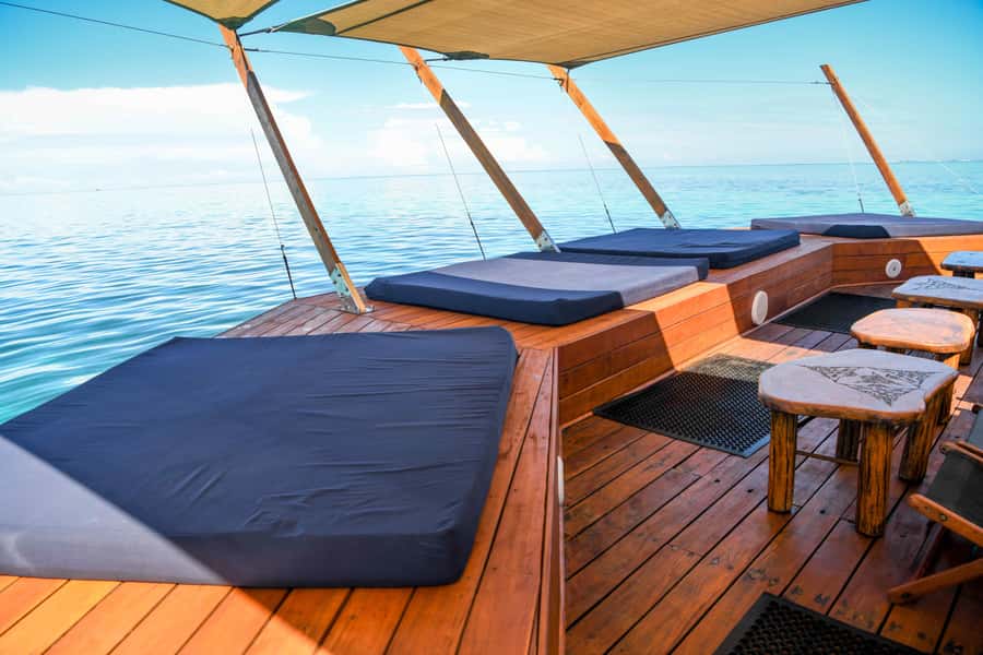 Fiji: Cloud 9 Floating Bar and Pizzeria Day Trip - Who Will Enjoy Cloud 9 Most?
