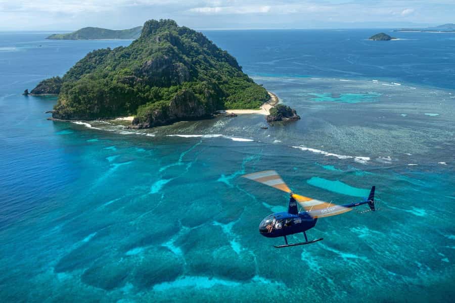 Nadi: 25 minutes Mamanuca Island Tour - CloudBreak and the Mamanuca surf breaks
