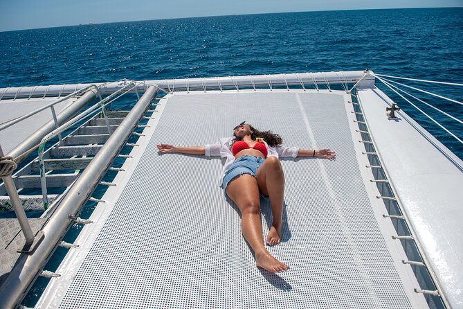 Oolala Cruises on Savala Island - Snorkeling with close crew support