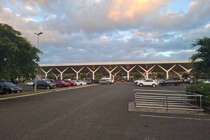 Private Momi Bay Transfers - The 45-minute road to Fiji Marriott Momi Bay