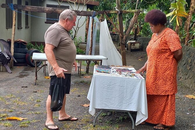 Private Tour :Best of Nadi - Walking among orchids at the Garden of the Sleeping Giant