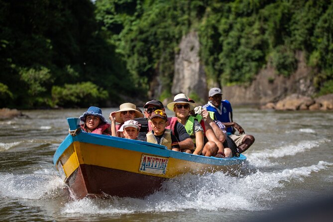 River Tubing Fiji, Navua River - Meeting a Fijian village and walking through a plantation