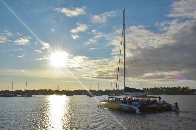 Sabre Sunset Cruise with BBQ Dinner & Drinks - Drinks and music keep the mood easy