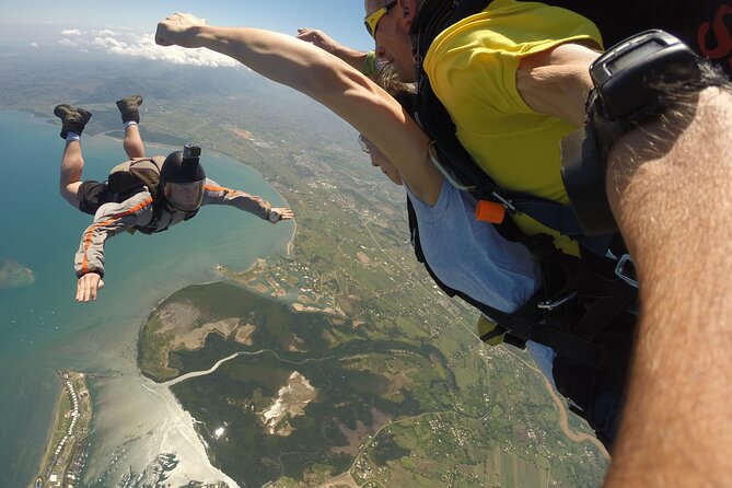 Skydive Fiji Legend 13000ft Tandem Jump (60 seconds free fall) - Choosing a photo or video package