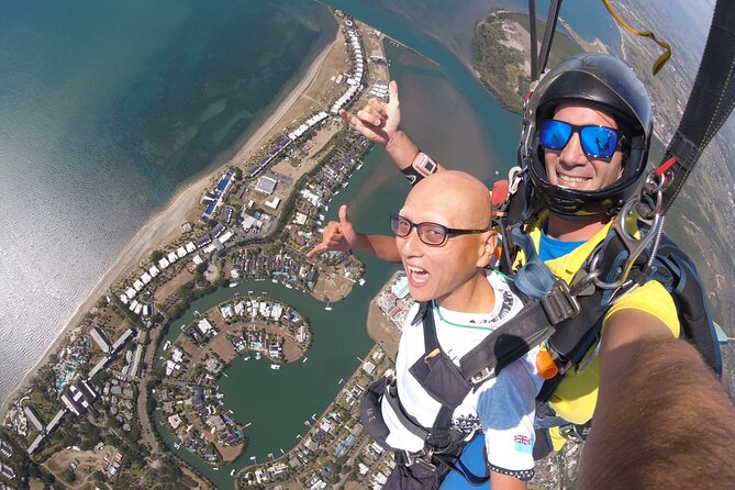 Skydive Fiji Radical 10000ft Tandem Jump (30 seconds free fall) - Leaving Denarau for a view of Fiji few people get