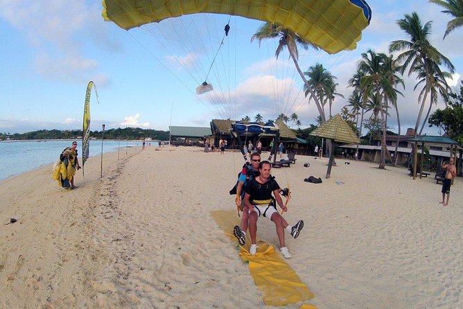 Skydive Fiji Radical 10000ft Tandem Jump (30 seconds free fall) - The briefing, equipment, and first decision