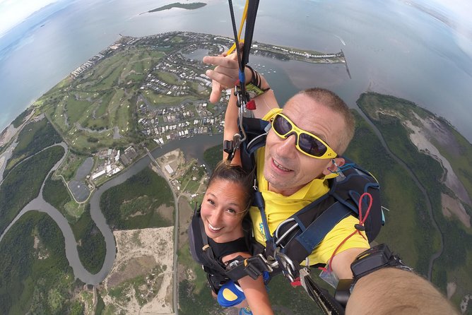 Skydive Fiji Radical 10000ft Tandem Jump (30 seconds free fall) - The freefall, then the quiet canopy ride