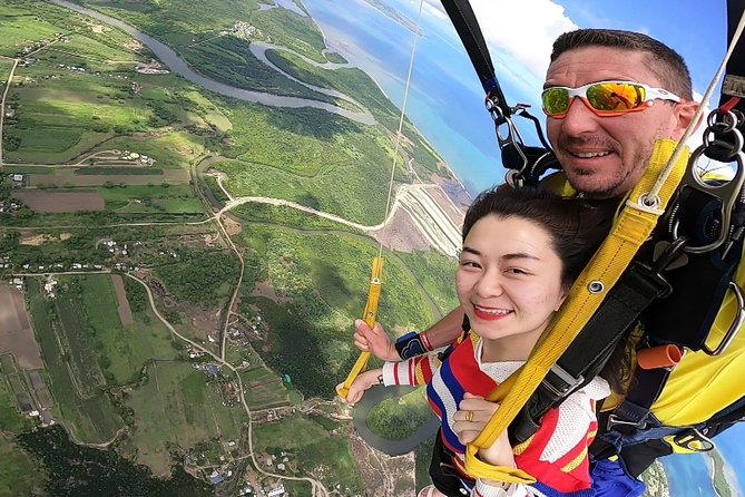 Skydive Fiji Radical 10000ft Tandem Jump (30 seconds free fall) - Is Skydive Fiji worth booking?