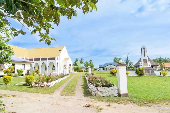 Vuda Lookout, Vesisei Village, Market, Temple & Garden of Sleeping Giant Tour - Who should book this Fiji half-day tour?