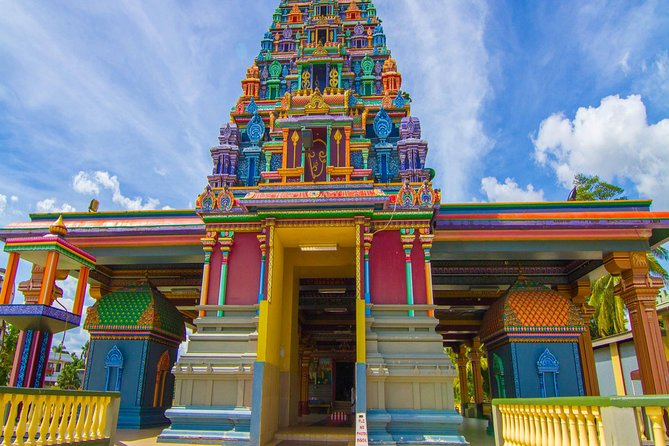 Vuda Lookout, Vesisei Village, Market, Temple & Garden of Sleeping Giant Tour - Sri Siva Subramaniya Swami Temple in Nadi